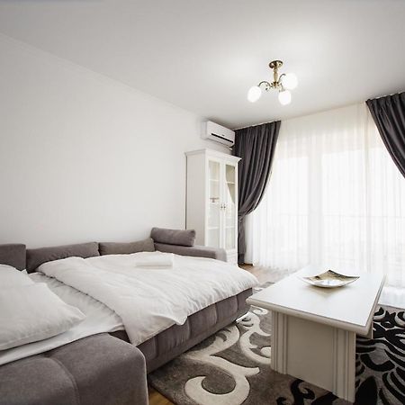 Bright & Elegant Central Apartment Oradea Exteriör bild