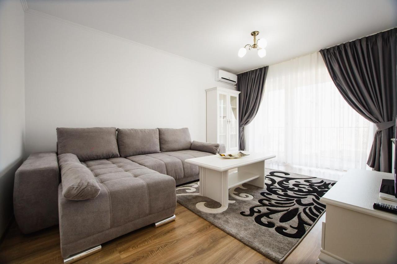 Bright & Elegant Central Apartment Oradea Exteriör bild