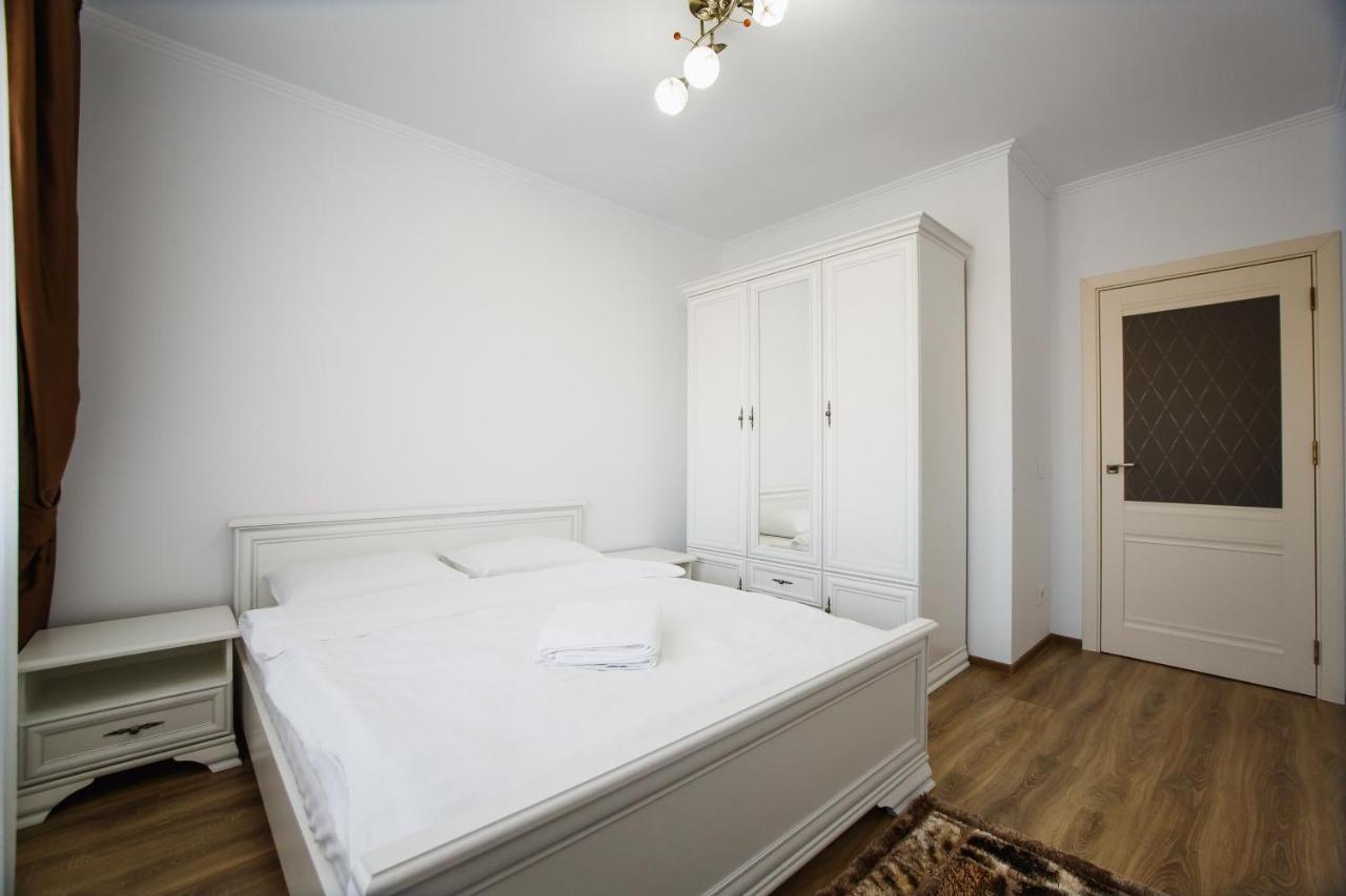 Bright & Elegant Central Apartment Oradea Exteriör bild