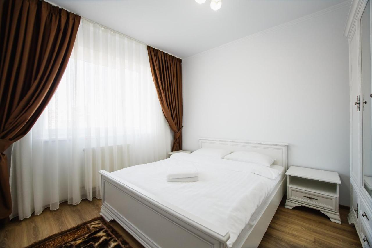 Bright & Elegant Central Apartment Oradea Exteriör bild