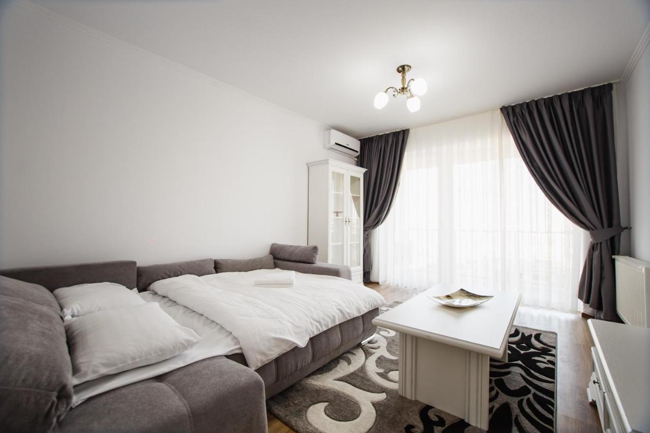 Bright & Elegant Central Apartment Oradea Exteriör bild